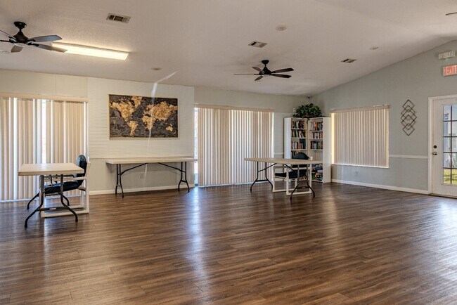 Building Photo - 8215 Sun Spring Cir