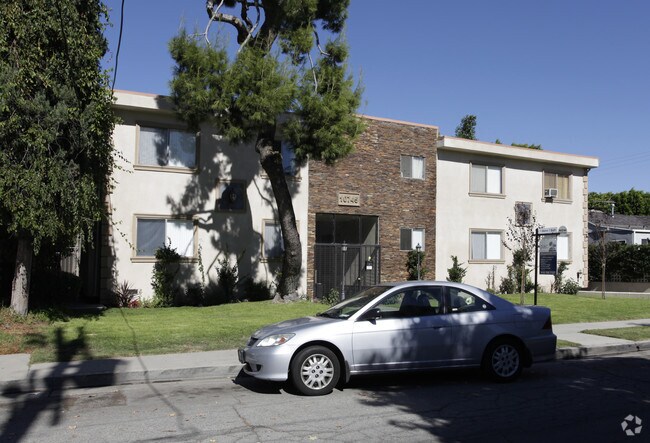 Building Photo - 10745 Hortense St