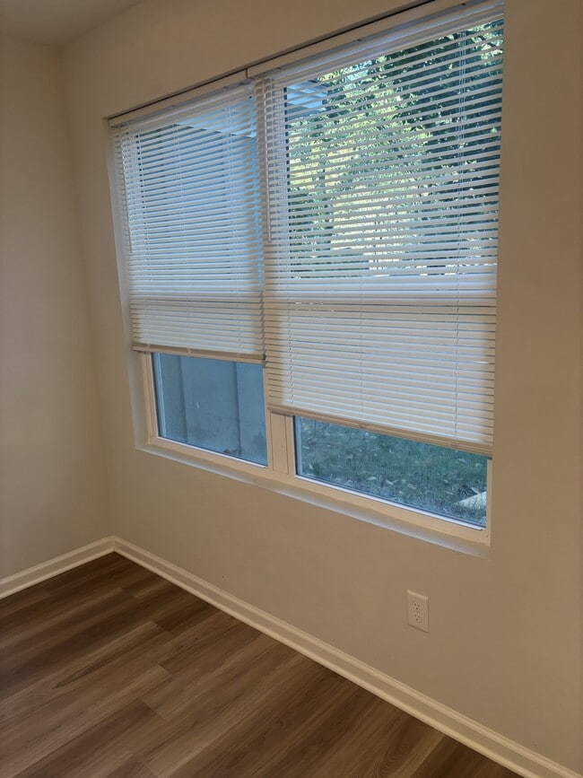 Building Photo - 5383 Clinchport Cir