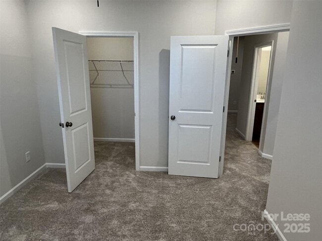 Building Photo - 3159 Hutton Gdns Ln