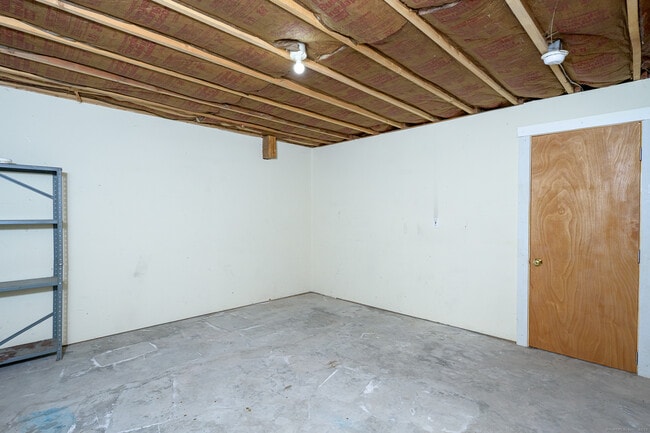 Building Photo - 252 Harrisville Rd