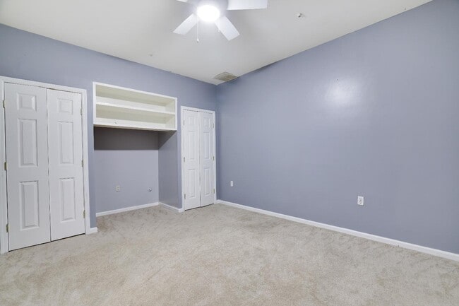 Building Photo - 305 Inverness Dr