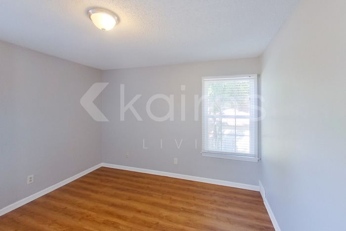 Building Photo - 5824 Tam Oshanter Ave