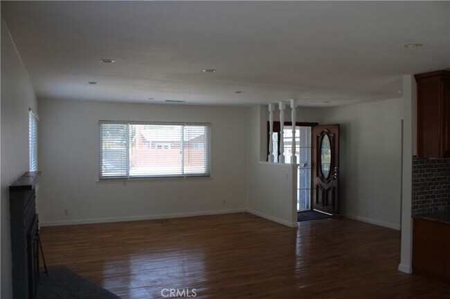 Building Photo - 5192 Robinwood Dr
