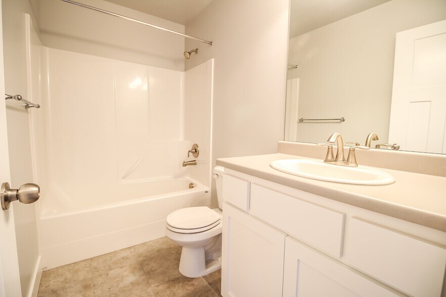 Building Photo - 4901 W Spire Way