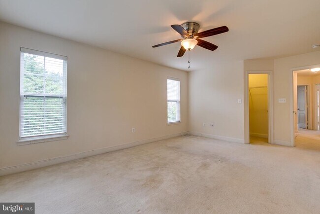 Building Photo - 2655 Glenriver Way