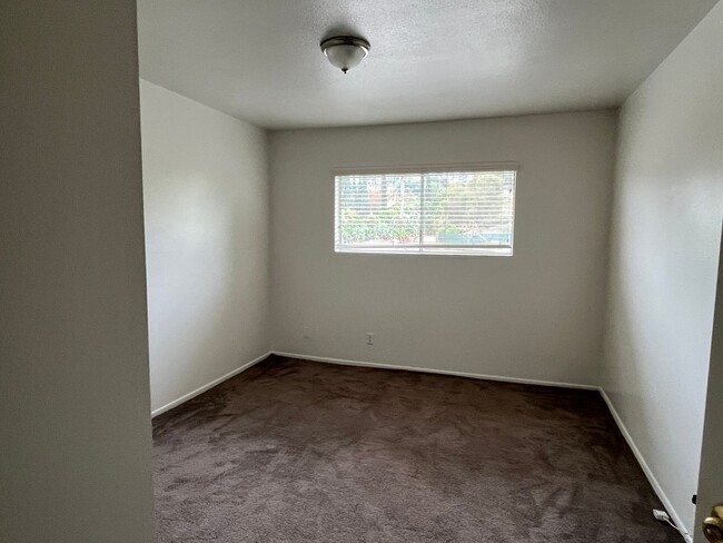 Building Photo - 2 Bedroom Condo in Diamond Bar