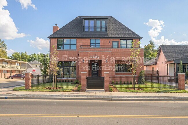 Primary Photo - 1500 NW 16th St