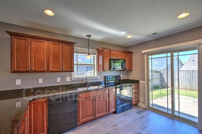 Building Photo - 415 Aniken Cir
