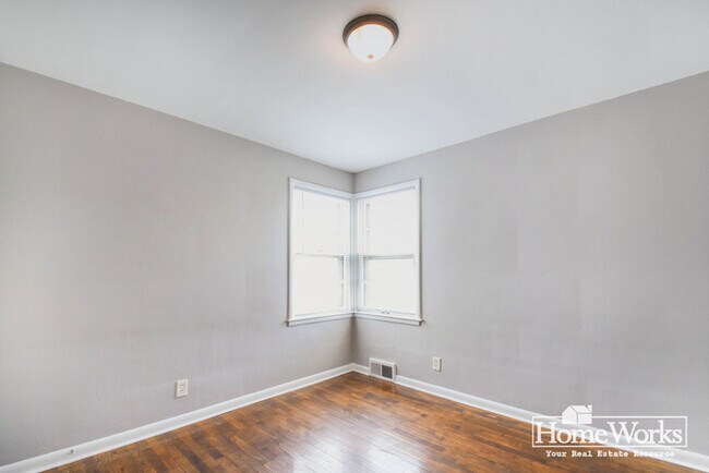 Building Photo - 340 S Brook Ave
