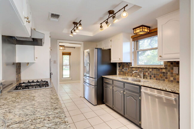 Building Photo - 5309 Beckett Cir