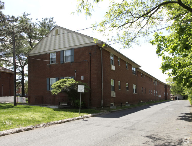 Building Photo - Mayflower at Piscataway