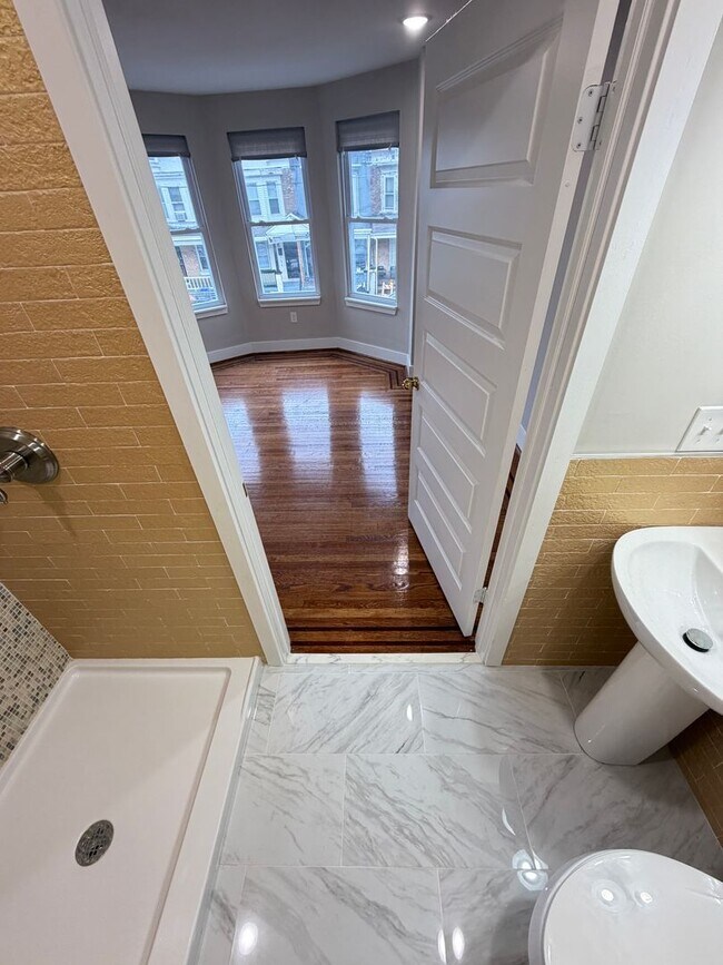 Building Photo - ??? NEWLY RENOVATED 3 BEDROOMS & 2.5 BATH HOUSE LOCATED IN HADDINGTON