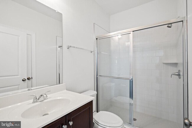 Building Photo - 596 Watermans Dr