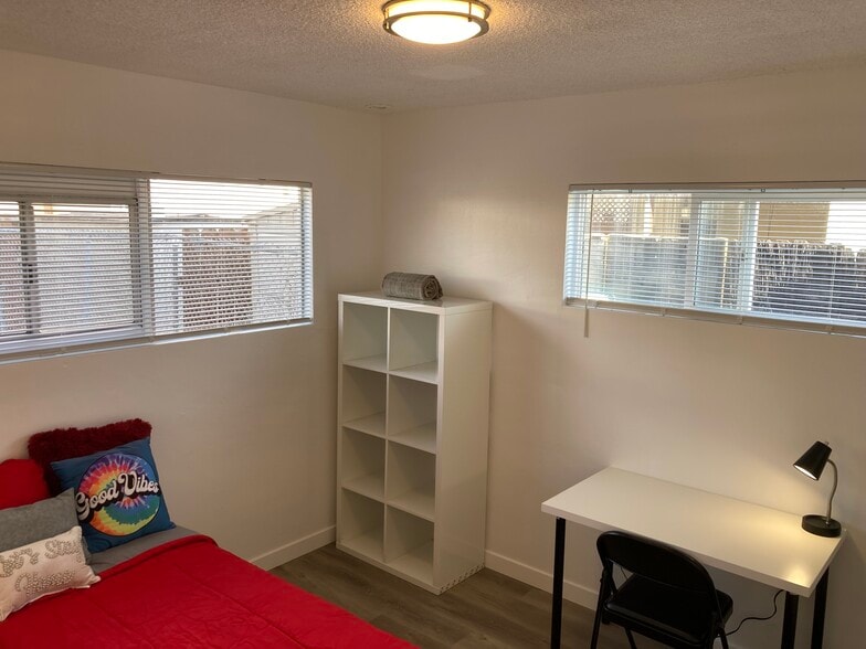 2nd bedroom set as a private (full size bed) - 4411 Kendall St