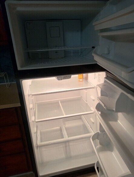 refrigerator - 3303 Peaceway Dr
