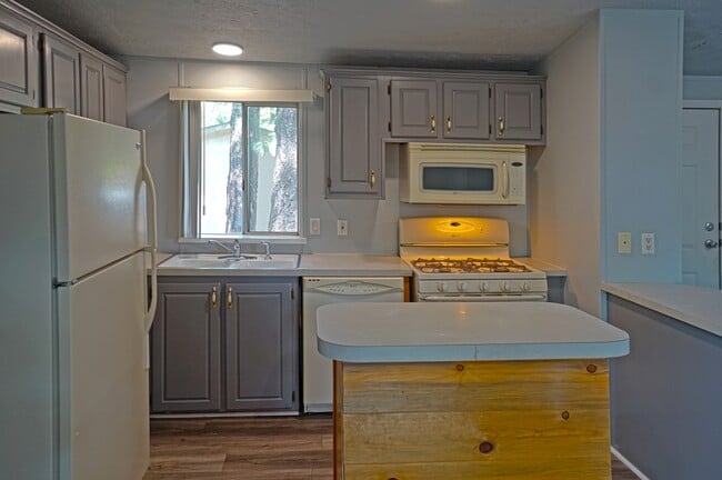 Building Photo - 2343 Gambel Oak Trail