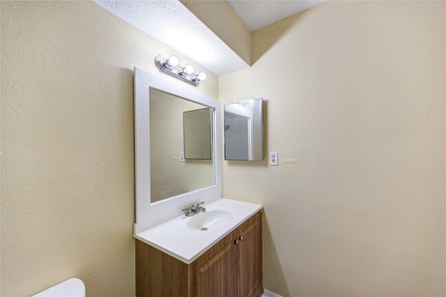 Building Photo - 6606 De Moss Dr