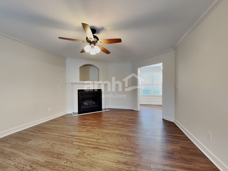 Building Photo - 6677 Springfield Village Ln