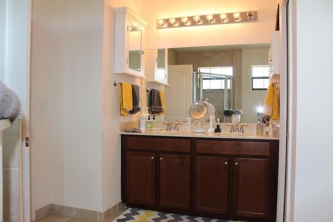 Building Photo - 149 Gramercy Square Dr