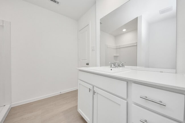 Building Photo - 29643 Knollwood Bay Rd