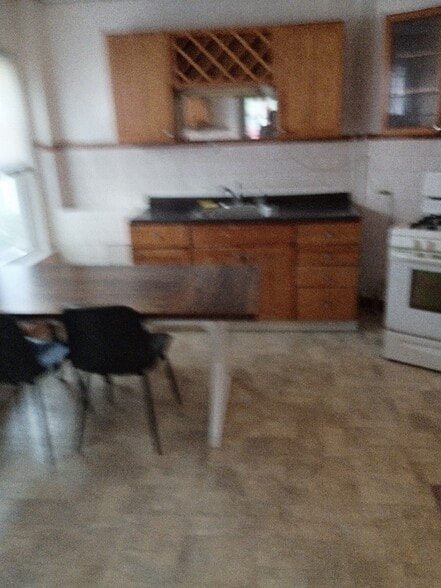 Primary Photo - 38 Hanson St