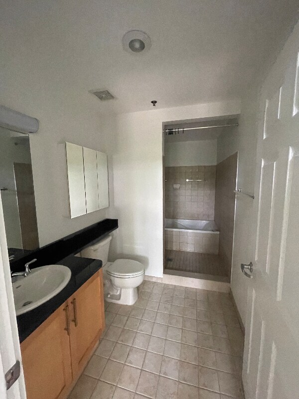 Building Photo - 572 Edgewood Ave SE