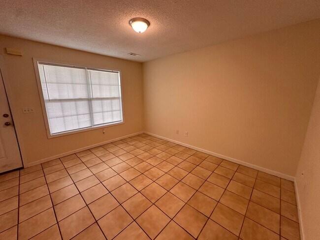 Building Photo - Charming 2-Bedroom Duplex for Lease in Anderson, SC
