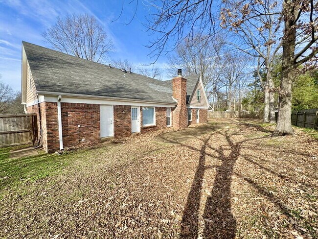 Building Photo - 8569 Kings Cross Cove