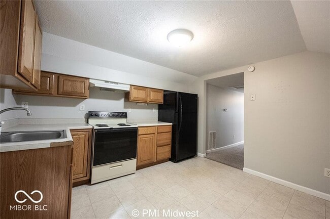 Building Photo - 395 E Main St