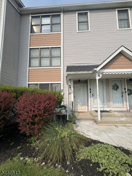 Building Photo - 60 Heritage Ln