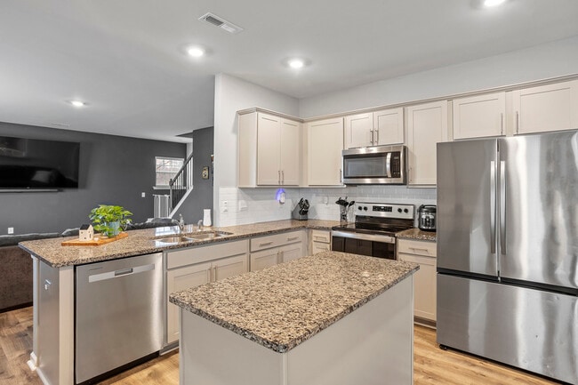 Building Photo - 68 Black Crk Dr