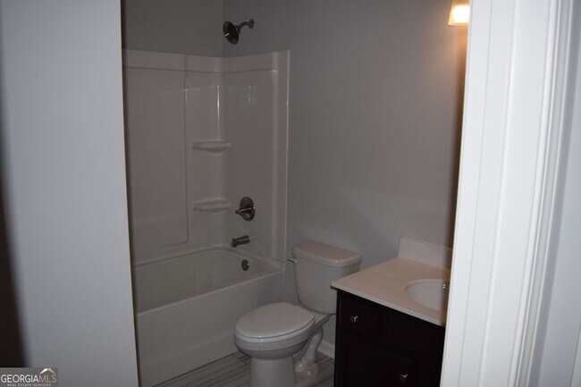 Building Photo - 533 Brighton Park Cir