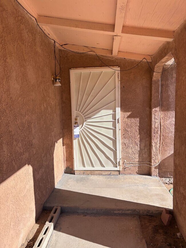 Building Photo - AVAILABLE NOW $200 off First Month Rent