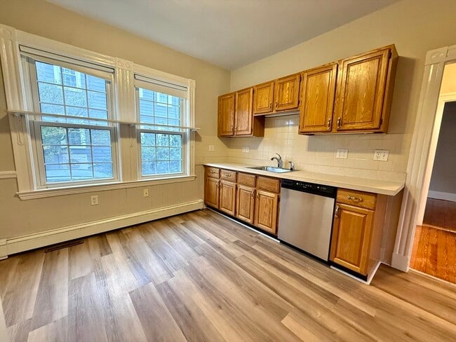 Building Photo - 89 Grove St