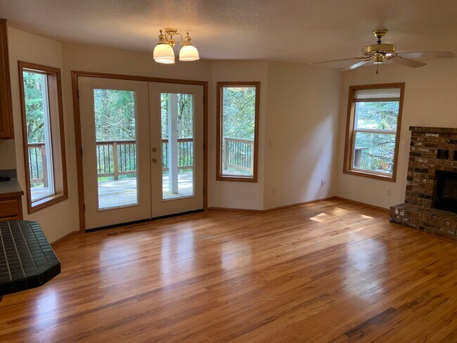 Building Photo - Escape to the Serene Beauty of Vineyard Mo...