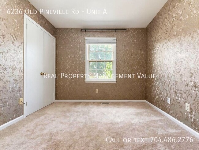 Building Photo - 6236 Old Pineville Rd