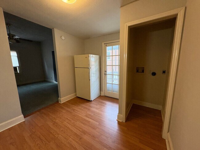 Building Photo - 743 Orange St