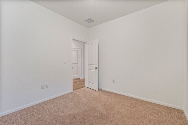 Building Photo - Stunning 4/2 Brand New Home in Kyle!