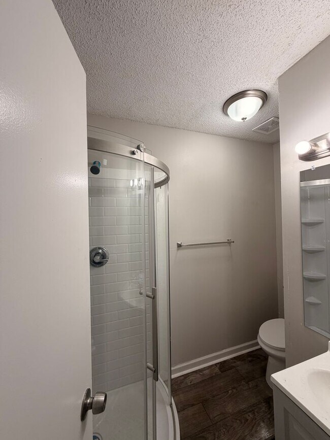 Building Photo - 6108 Castle Ct
