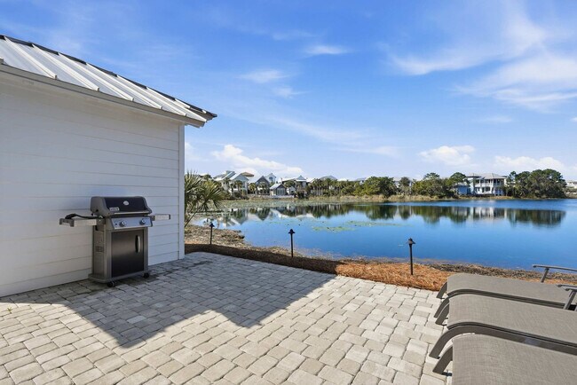 Building Photo - 419 Lakefront Dr