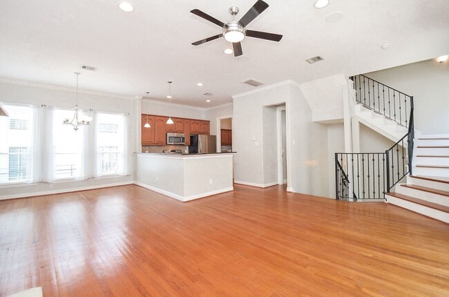 Building Photo - 1148 W 25th St