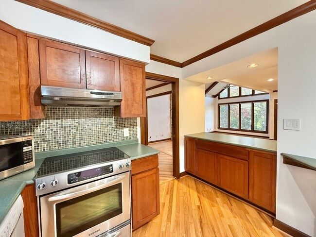 Building Photo - Charming 3BD, 2BA North Raleigh Home in Pr...