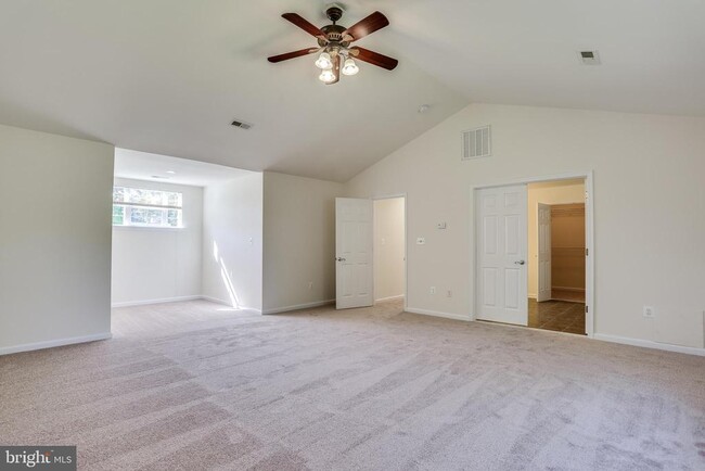 Building Photo - 9874 Foxhill Ct