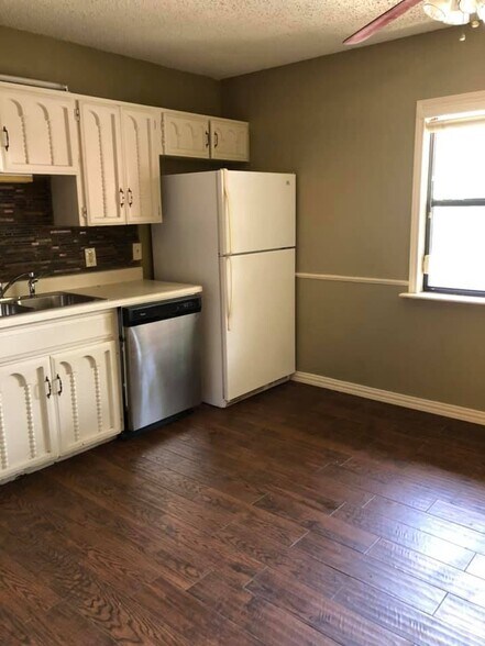 Building Photo - 133 Blanco St