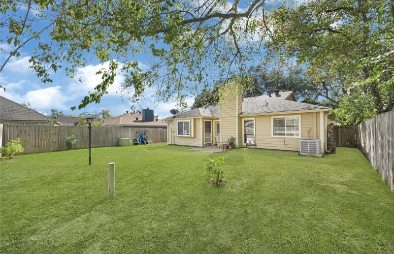 Building Photo - 19330 Evening Glen Dr