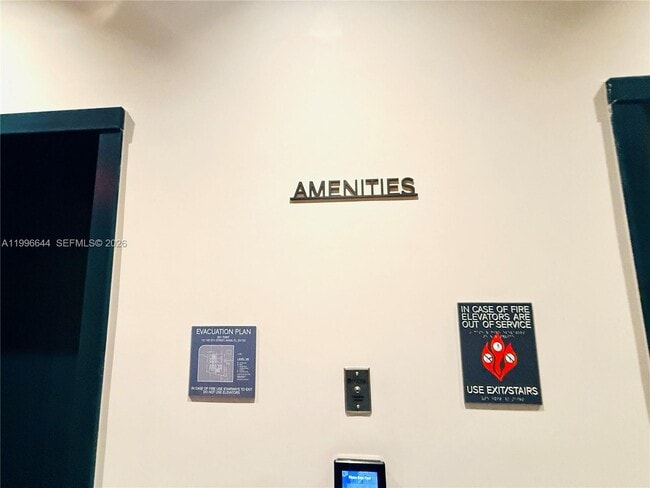 Building Photo - 121 NE 5th St