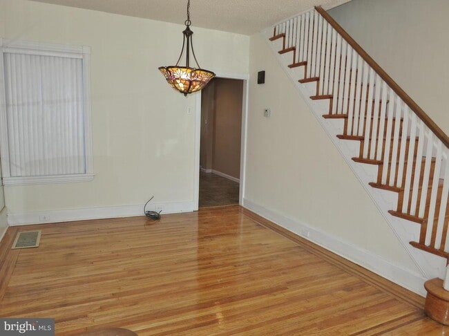 Building Photo - 245 Kalos St