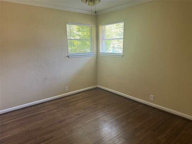 Building Photo - 6830 Langdon Ln