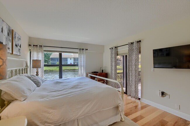 Building Photo - 6748 Willow Wood Dr